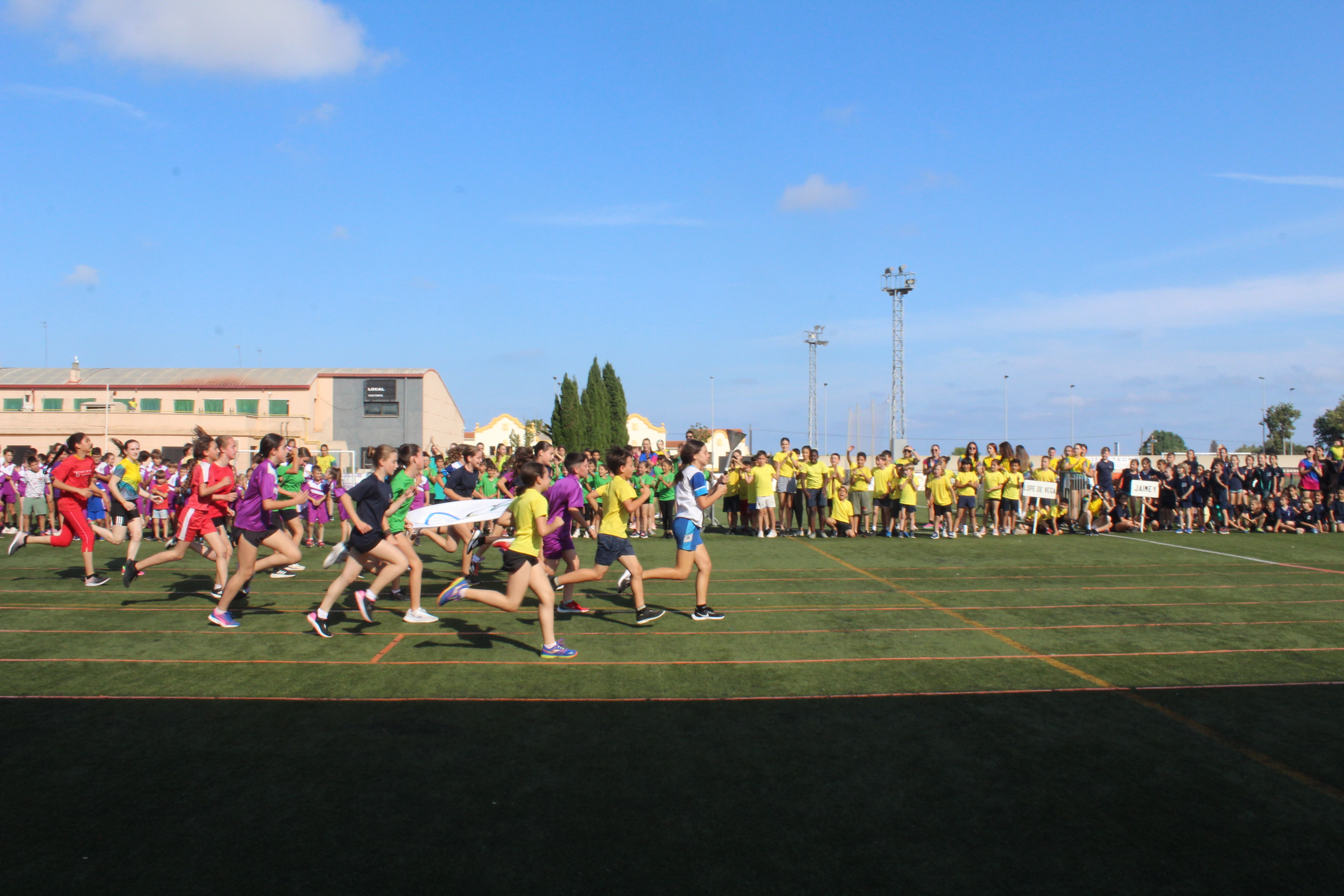 Pistoletazo de salida a los Juegos Deportivos de Nules con las pruebas de atletismo