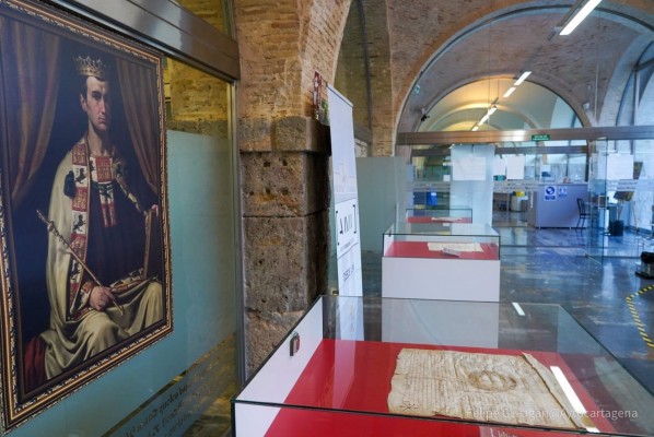 Conocer los secretos del Archivo Municipal de Cartagena es posible