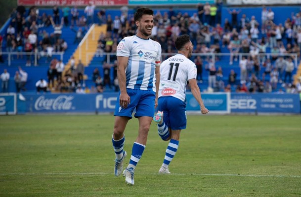 Pablo Carbonell se convierte en el primer jugador en renovar su contrato
