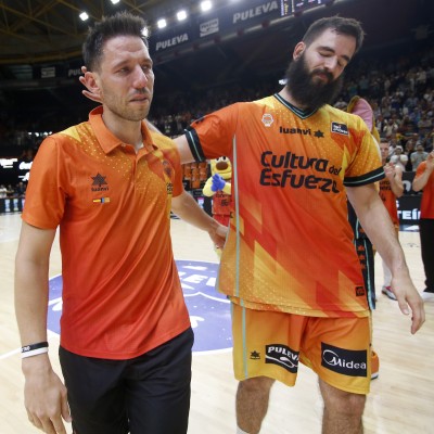Van Rossom se despide entre lágrimas de una Fonteta que se rinde a él