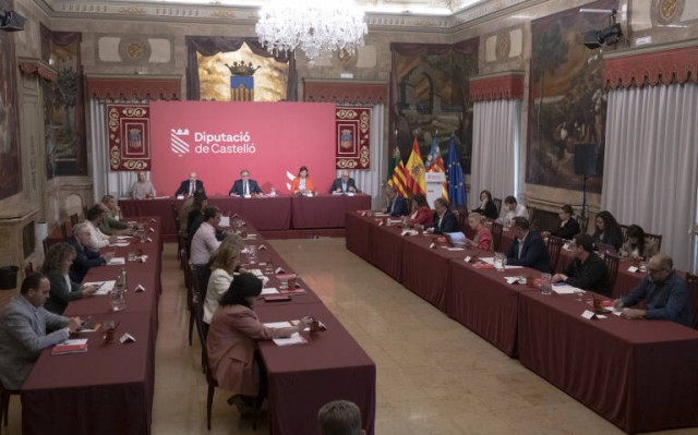 La oposición se rearma en Diputación: primeros espadas en el PSPV y sorpresas en Compromís