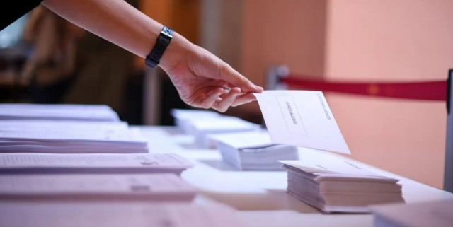 La abstención activa también aumentó en Elche: el doble de votos en blanco y casi lo mismo con el nulo