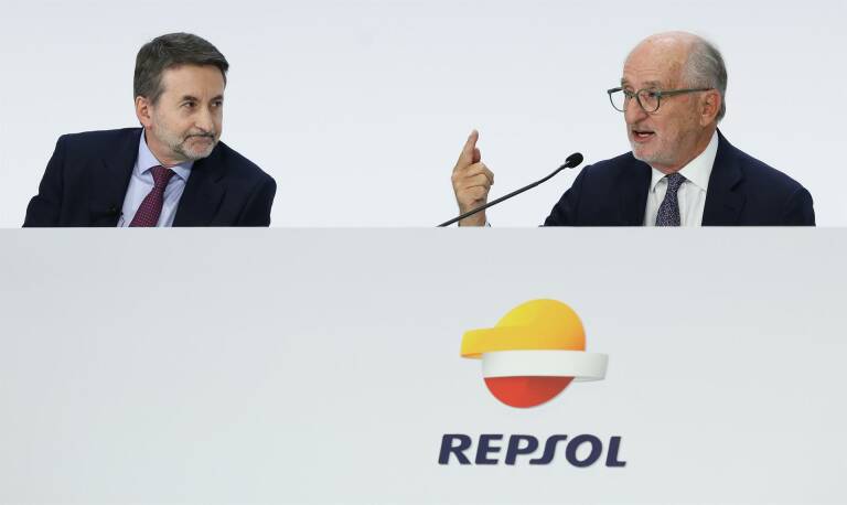 Fitch eleva un peldaño el rating de Repsol hasta 'BBB+' por su bajo endeudamiento