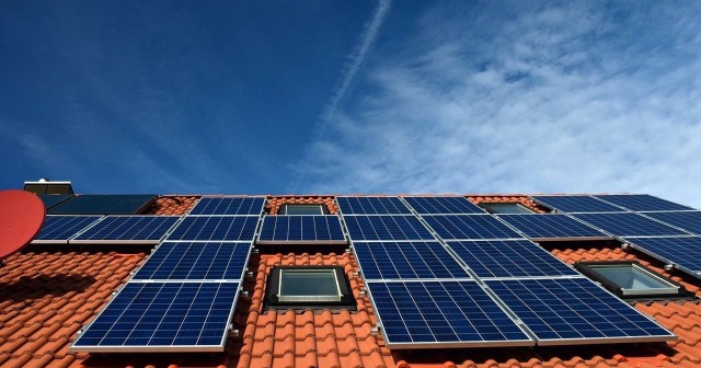 Los ayuntamientos ya pueden consultar las bases de las ayudas para crear comunidades energéticas