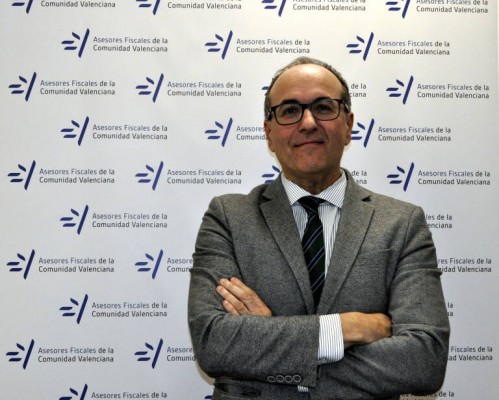 Colegios y asociaciones profesionales reclaman la recuperación de los cauces de atención en las AA PP