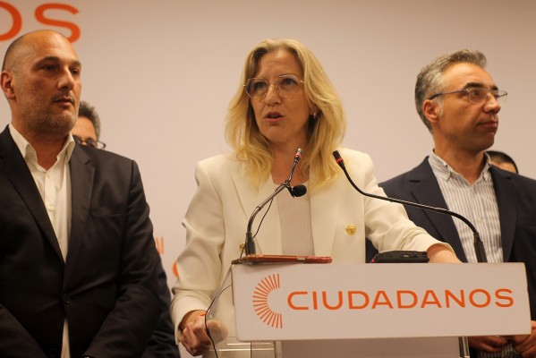Ciudadanos, en la UCI, se resiste a morir