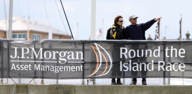 El 'Brexit' y la incertidumbre política minan la confianza de los inversores