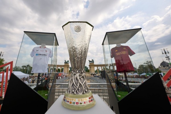 Sevilla y Roma persiguen la gloria a orillas del Danubio

