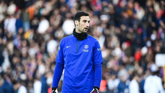 Sergio Rico sigue estable y sedado
