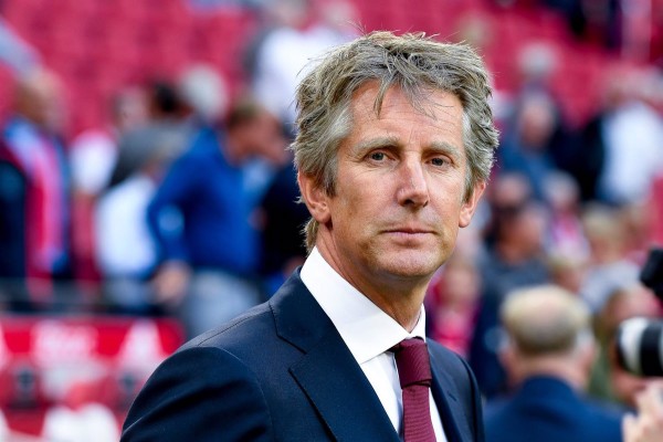 Van der Sar dejará la dirección general del Ajax en junio
