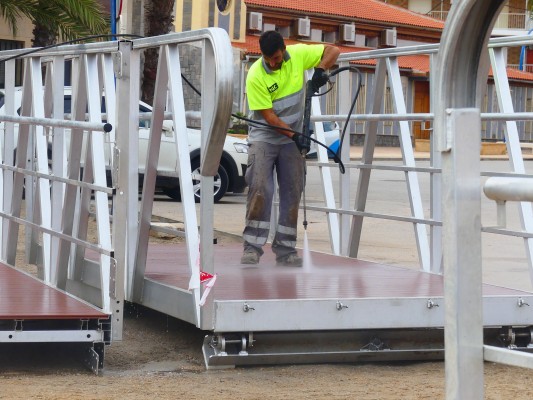La malagueña H2O Servicios Acuáticos es la elegida por Contratación para el montaje de los pantalanes en el Mar Menor