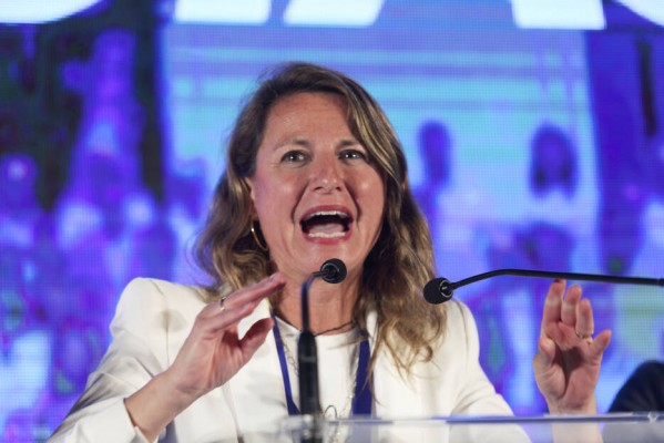 Castelló se pasa al azul del PP, con una alcaldesa, más mujeres y un equipo joven