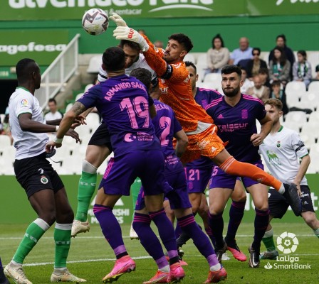 El Efesé, con tres derrotas, termina en su peor racha y a nueve puntos de la promoción de ascenso 