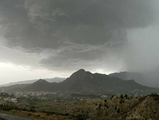 Activada la alerta amarilla por lluvia y tormentas este martes en la Región de Murcia
