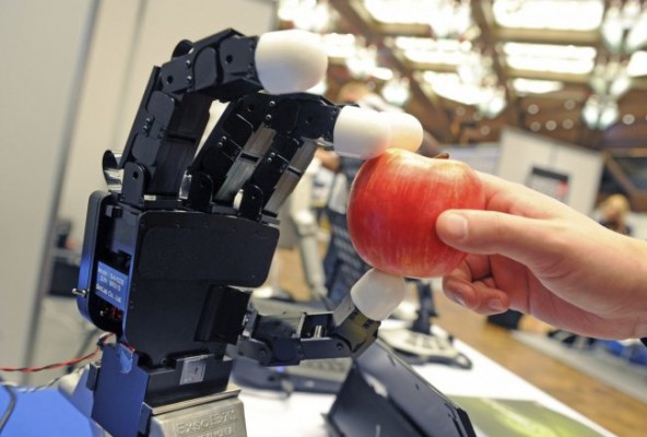 La UA lidera un proyecto europeo para potenciar el estudio de la robótica