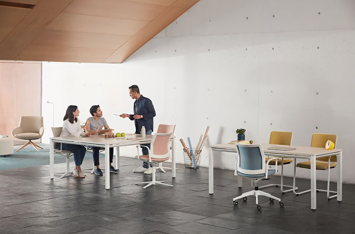 Espacio de oficinas creado por Pallardó con mobiliario de Actiu. - 