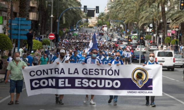 Los aficionados del Hércules aparcan esta vez las manifestaciones