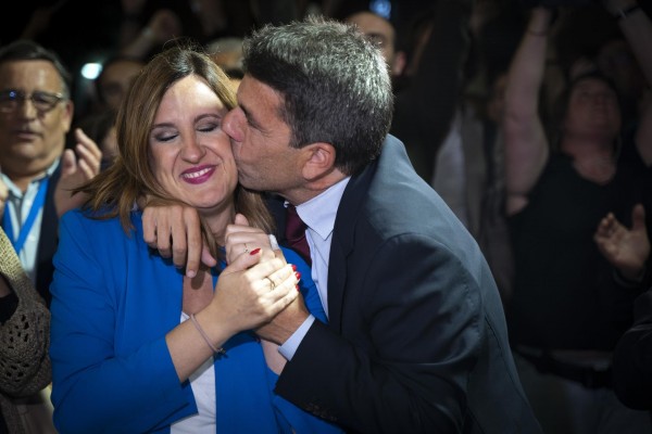 El PP y Vox finiquitan el gobierno del Botànic en la Comunitat y UP y Cs desaparecen de Les Corts