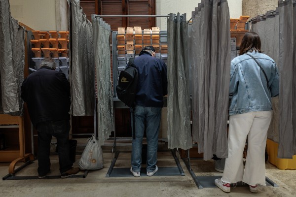 La participación en los comicios locales a las 18h es de 57,79%, 6,62 puntos más que en 2019