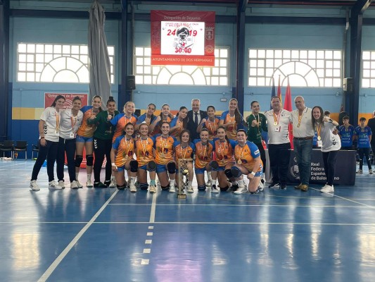 El grupo USA Hándbold Mislata UPV, campeón de España cadete