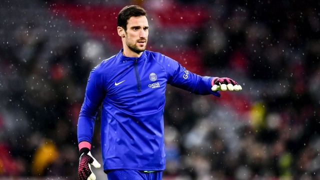 Sergio Rico, ingresado grave con traumatismo craneoencefálico tras caerse de un caballo