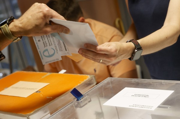 Los partidos de la Región recibirán una subvención de 13.312 euros por escaño y 70 céntimos por voto