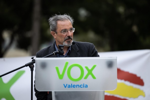 Flores pide el voto para Vox 