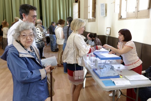 'Va de bo': 430.235 castellonenses deciden el futuro de sus gobernantes en las elecciones más inciertas