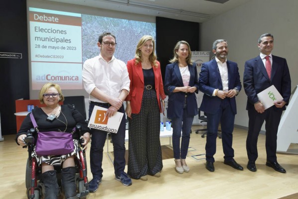 Un cierre de campaña pasado por agua y con los candidatos de Castelló llamando a la participación