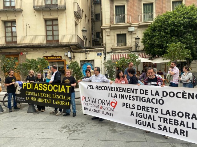 Profesores asociados piden ante la Generalitat que se hagan efectivas 
