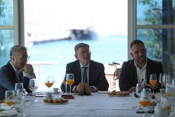 Simó destaca la oferta de FP en PortCastelló y el aterrizaje de Ignis como motores de empleo