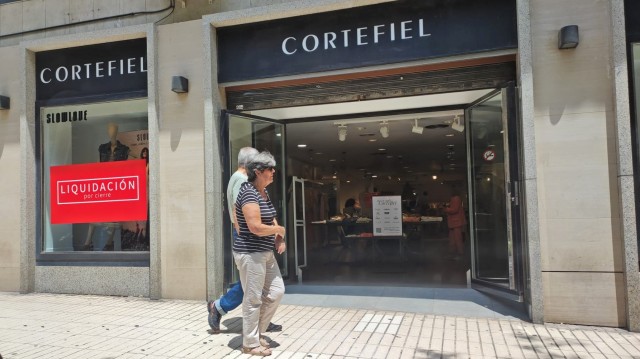 Una joyería tomará el relevo de Cortefiel tras el cierre de su tienda en el centro de Alicante