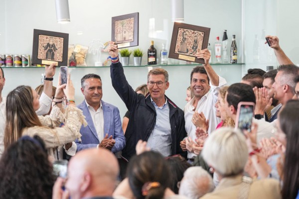Cómo fue la visita de Feijóo a uno de los principales feudos socialistas