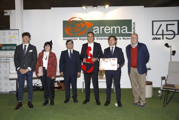 Beltá & Frajumar triunfa en la Feria del Mueble de Yecla con el premio al Mejor Estand 2023