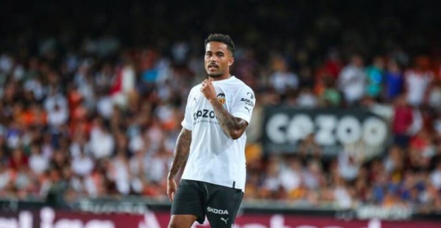 Asaltan el chalet de Kluivert y golpean a su pareja