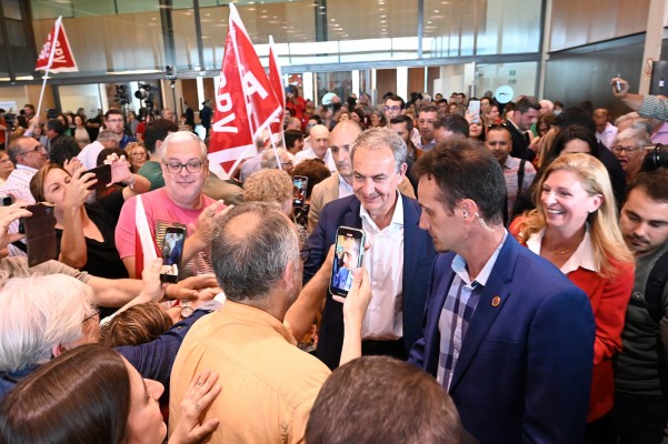 Zapatero asegura que Ximo Puig merece volver a ganar porque es 