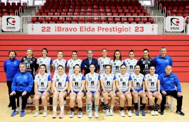 Las Leonas del CBF Elda Prestigio aspiran a volver a la máxima categoría del balonmano español
