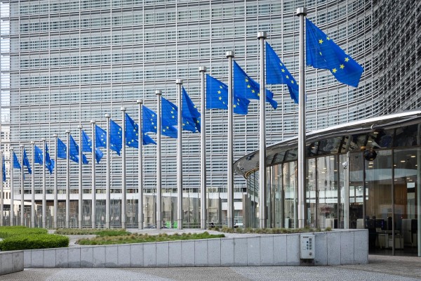  Bruselas insta a España a iniciar ya la retirada de ayudas por la crisis energética para limitar el gasto