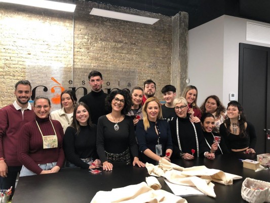 Cache Croche, la marca valenciana de moda sostenible que transforma residuos alimentarios