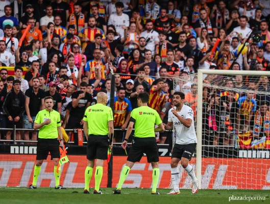 El Valencia CF alega que la sanción de Competición manifiesta pruebas que contradicen a la Policía y LaLiga
