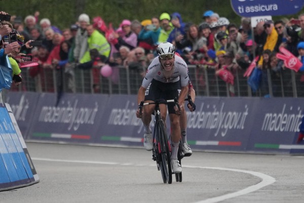 Joao Almeida vence en Monte Bondone y Geraint Thomas, nuevo líder del Giro