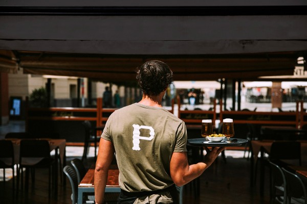 Cervezas Alhambra y El Palco del Parlamento Andaluz proponen una cita con la mejor cocina de Murcia y Granada

