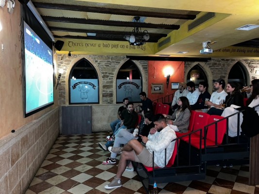 KOP STADIUM: Llega a Valencia la startup española que transforma la forma de vivir el fútbol en los bares