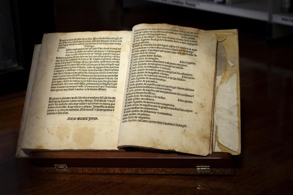 La Biblioteca Regional ya tiene su primer incunable: una obra de Diego Rodríguez de Almela de 1487