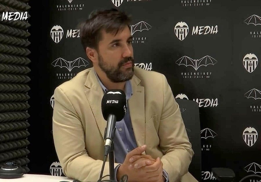 El Valencia inicia el expediente para expulsar a los dos aficionados que insultaron a Vinicius
