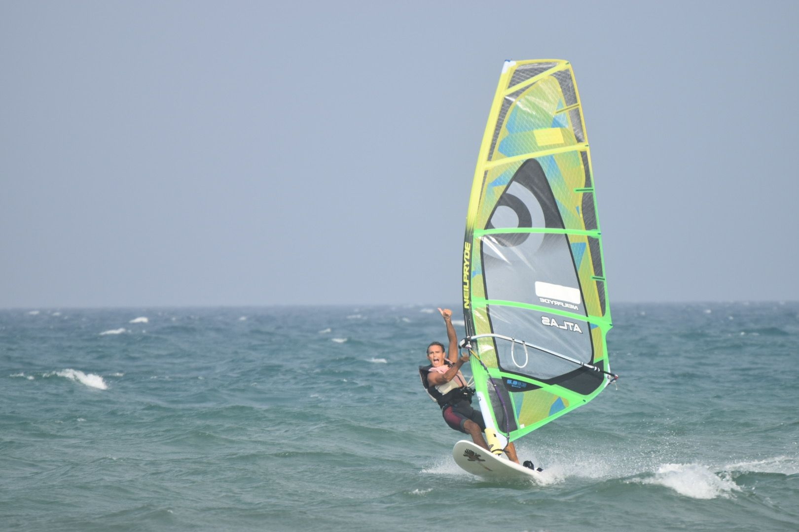 La Generalitat rectifica y da el visto bueno a la práctica de deportes náuticos en El Perellonet