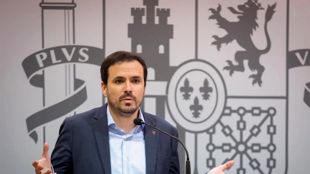 Alberto Garzón exige a LaLiga contundencia y sanciones por los insultos racistas a Vinicius 