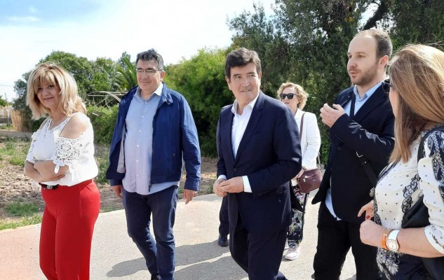 Giner promete la mejora de las frecuencias y líneas directas de EMT a las pedanías de Valencia