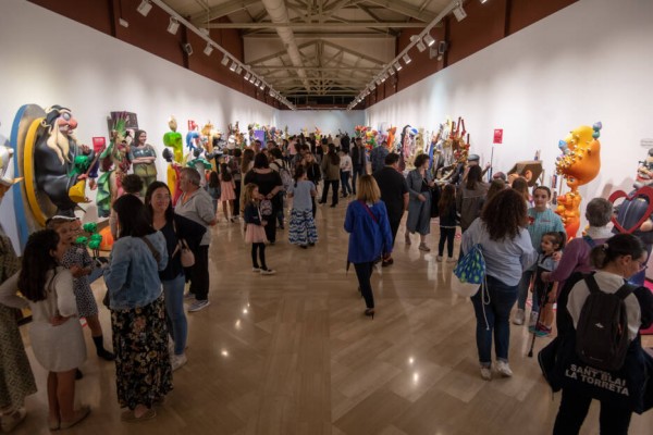 Alicante calienta motores para las Fogueres 2023 con la apertura de la Exposición del Ninot
