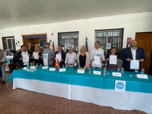 Los Nietos 'arranca' a la política cartagenera el compromiso de no abandonarles otros cuatro años